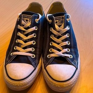 Navy low top Converse All Stars